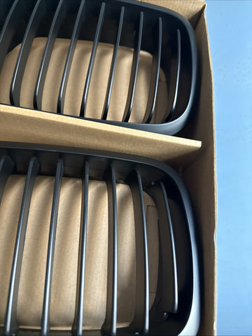 NEW BMW 01-06 E46 M3 Standard Front Kidney Grilles Matte Black Set