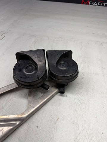 08-13 BMW E90 E92 E93 M3 High Low Tone Horn Signal Set with Bracket OEM *Crack*
