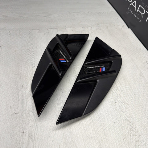 BMW 21-26 G80 M3 COMPETITION LEFT RIGHT FENDER GRILLS GRILLE BADGE BLACK
