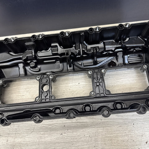 15-21 BMW F80 F82 F83 F87 M2 M3 M4 S55 ENGINE CYLINDER HEAD VALVE COVER *Notes*