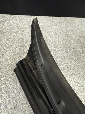 99-06 BMW E46 3 Series M3 Front Windshield Wiper Trim Molding Cowl Cover