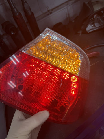 01-06 E46 BMW 330 M3 CONVERTIBLE REAR LED TAIL LIGHT RIGHT 6937454 *Notes*