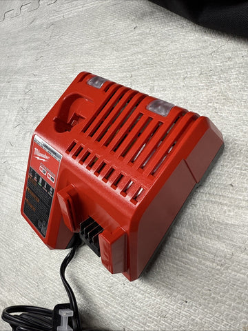 Milwaukee 48-59-1812 M12 & M18 Multi-Voltage Charger + Bag