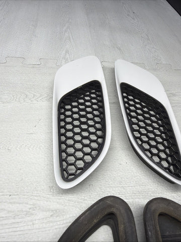 08-13 BMW E90 E92 E93 M3 Hood Scoops Space Pair 8042978 Alpine White