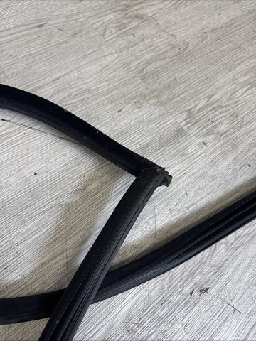 92-99 BMW E36 M3 323 325 328 Passenger Front Door Weather Strip Seal Coupe Black