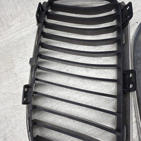 11-13 BMW 335i E92 E93 Front Left Right Upper Grille Set 7254967 7254970 OEM