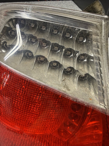 01-06 E46 BMW 330 M3 CONVERTIBLE REAR LEFT LED TAIL LIGHT 6937453 *BAD LEDS