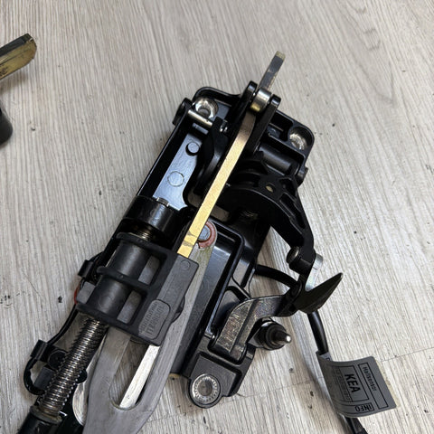 01-06 BMW E46 325 330 M3 - Convertible Top Latches Motors  - 7031361 7031362 OEM