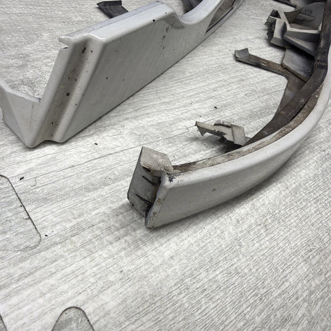 BMW E46 M3 01-06 FRONT RIGHT LEFT HEADLIGHT MOLDING PAIR ALPINE WHITE *Notes*