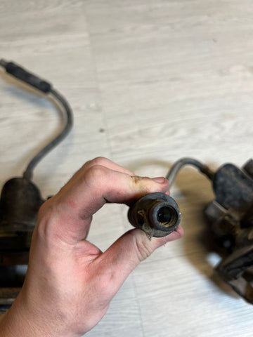 08-13 BMW E90 E92 E93 M3 PAIR REAR BRAKE BRAKES CALIPERS PADS