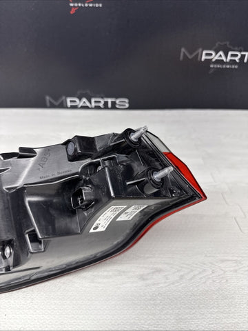 BMW 20-24 G22 G82 430i M4 Right Passenger Tail Light OEM 7477606