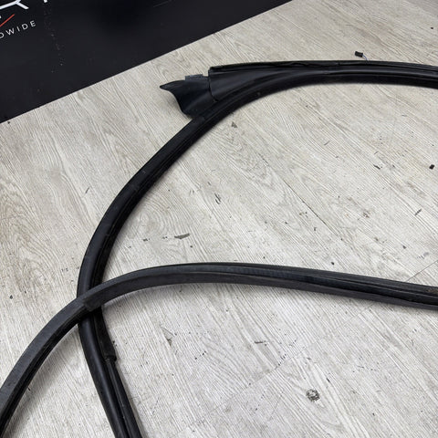 BMW E46 M3 01-06 Left Driver Side Door Weather Strip Seal Black OEM*Rip