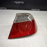 01-06 E46 BMW 330 M3 CONVERTIBLE REAR LED TAIL LIGHT RIGHT 6937454 *BAD LEDS*