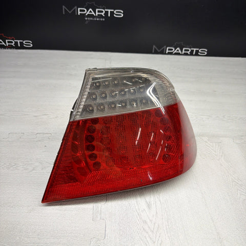 01-06 E46 BMW 330 M3 CONVERTIBLE REAR LED TAIL LIGHT RIGHT 6937454 *BAD LEDS*