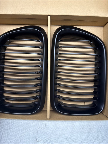 NEW BMW 97-99 E36 M3 Front Kidney Grilles Matte Black Set