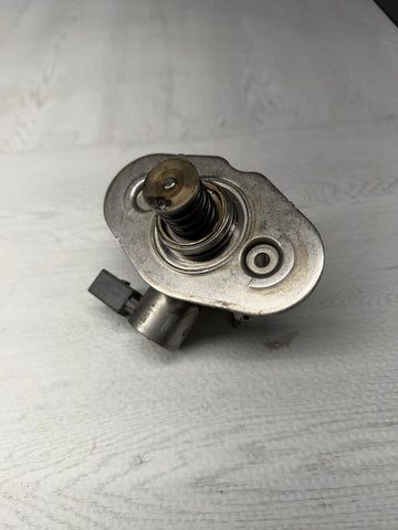 2010–2018 BMW 5 6 7 Series X5 X6 V8 Engine High Pressure Fuel Pump OEM 7599865