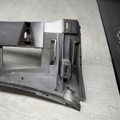 01-06 BMW E46 M3 LEFT DRIVER FRONT BUMPER COVER GUARD BRACKET OEM 2695247 *Notes