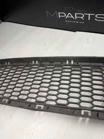 08-13 BMW E90 E92 E93 M3 Front Bumper Lower Center Grille OEM 7900764