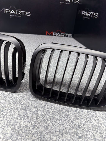 01-06 BMW E46 M3 Front Kidney Grilles Grills Matte Black *3 Broken Tabs