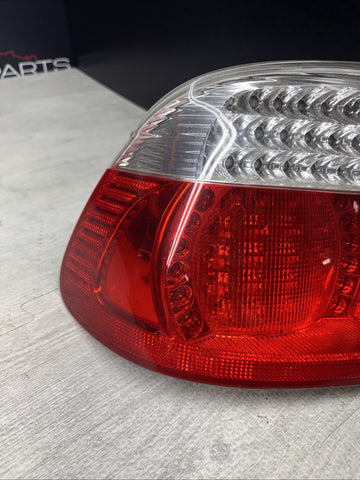 01-06 E46 BMW 330 M3 CONVERTIBLE REAR LED TAIL LIGHT DRIVER 6937453 *Notes*