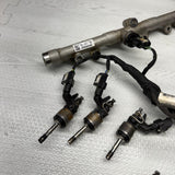 23-24 FORD ESCAPE ENGINE FUEL INJECTION RAIL & INJECTORS / PRESSURE SENSOR OEM