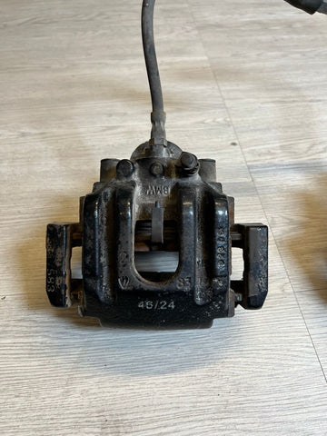 08-13 BMW E90 E92 E93 M3 PAIR REAR BRAKE BRAKES CALIPERS PADS