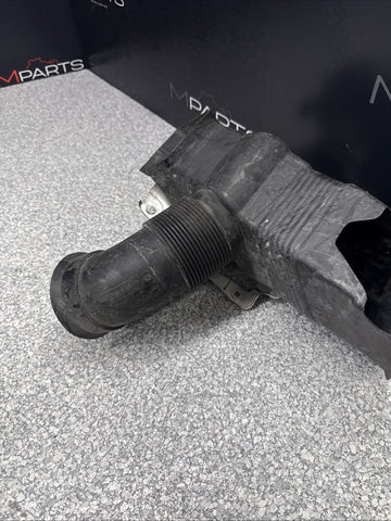 BMW E46 M3 OEM (2001-2006) BRAKE AIR INLET DUCTS + BRACKETS PAIR *1 BROKEN TAB