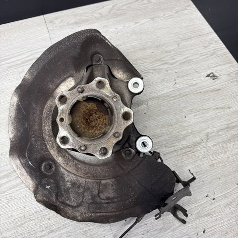 15-20 OEM BMW F80 F82 F83 M3 M4 Front Left Hub Spindle Knuckle Wheel *Notes*