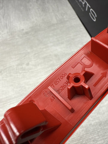 BMW F90 M5 SEDAN RIGHT REAR BUMPER REFLECTOR 63147857006