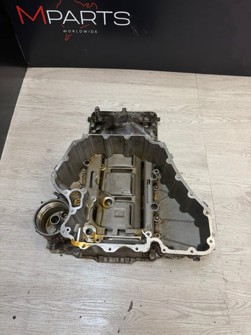 12-19 BMW F06 F10 F12 F13 M5 M6 S63 ENGINE UPPER OIL PAN FILTER HOUSING OEM