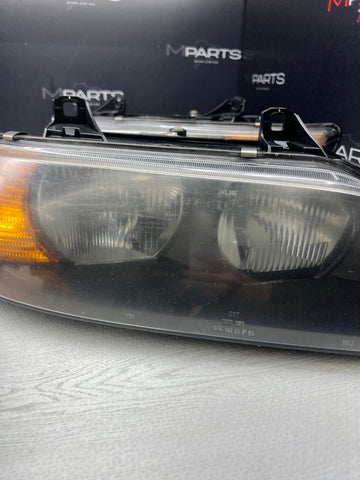 99-02 BMW Z3 M Z3M Front Headlights Lamps Halogen 8386047 OEM