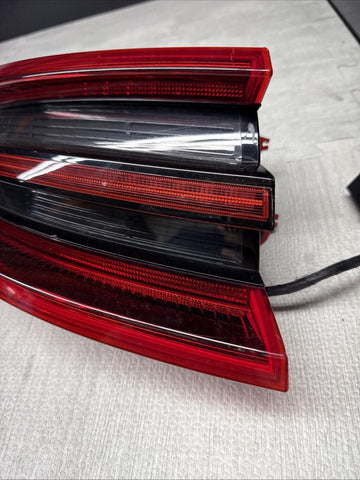 2015-2018 PORSCHE MACAN REAR LEFT DRIVER QUARTER PANEL MOUNT TAIL LIGHT LAMP OEM