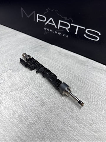 OEM 2018-2020 BMW M5 M8 F90 F91 F92 F93 S63 HIGH PRESSURE FUEL INJECTOR 7852362