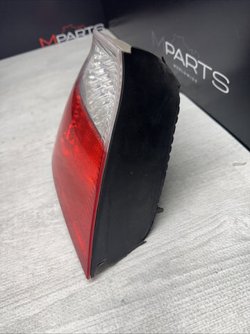 01-06 E46 BMW 330 M3 CONVERTIBLE REAR LED TAIL LIGHT DRIVER 6937453 *Notes*