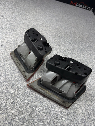 03-06 BMW E46 325 330 M3 Trunk Mounted Inner Tail Lights 6920706 DEPO
