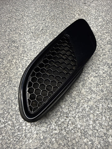 08-13 OEM BMW E90 E92 E93 M3 Front Passenger Side Hood Scoop Grille Jerez Black