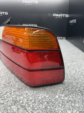 92-99 BMW E36 325 328 M3 Coupe Amber Rear Right Passenger Tail Light