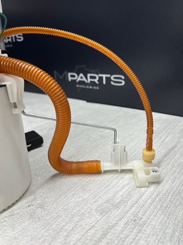 08-13 BMW E90 E92 E93 M3 Gas Fuel Pump Unit Assembly 2283477 OEM