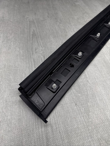 19-22 Porsche Cayenne Front Left Driver Side Lower Door Molding Trim OEM