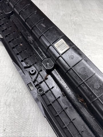 BMW E60 E63 E64 M5 M6 Top Mount Radiator Bracket Cover 7519205 2282501
