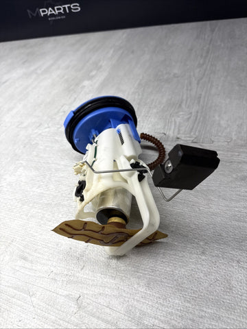 01-06 BMW E46 M3 S54 Engine Main Right Fuel Pump *Broken Hose*