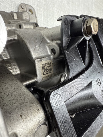 Oil Pump Oil Vacuum Pump Genuine BMW 7823008 F10 F11 25d 30d 35d 40d N57