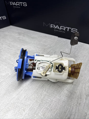 01-06 BMW E46 M3 S54 Engine Main Right Fuel Pump *Broken Hose*