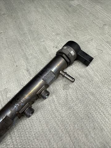780542302 BMW 6 SERIES F10 F13 FUEL DISTRIBUTOR