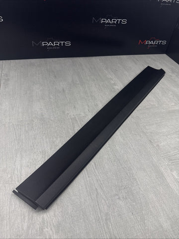 19-22 Porsche Cayenne Front Left Driver Side Lower Door Molding Trim OEM