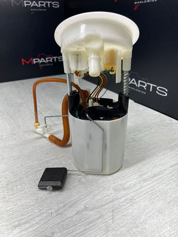 08-13 BMW E90 E92 E93 M3 Gas Fuel Pump Unit Assembly 2283477 OEM
