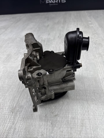 Oil Pump Oil Vacuum Pump Genuine BMW 7823008 F10 F11 25d 30d 35d 40d N57