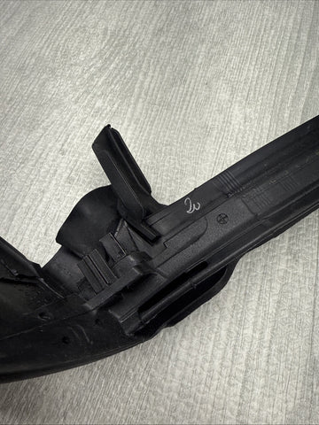 14-20 BMW 4 F33 F83 M4 CONVERTIBLE REAR RIGHT WINDOW SLOT SEAL TRIM MOULDING OEM