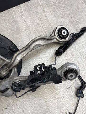 2015-2025 MERCEDES C300 4MATIC FRONT DRIVER SUSPENSION SPINDLE KNUCKLE OEM