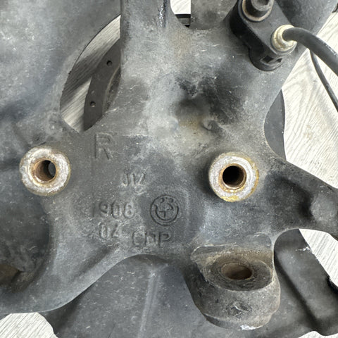 BMW E36 M3 S52 RIGHT PASSENGER FRONT SPINDLE HUB ASSEMBLY 31212227908